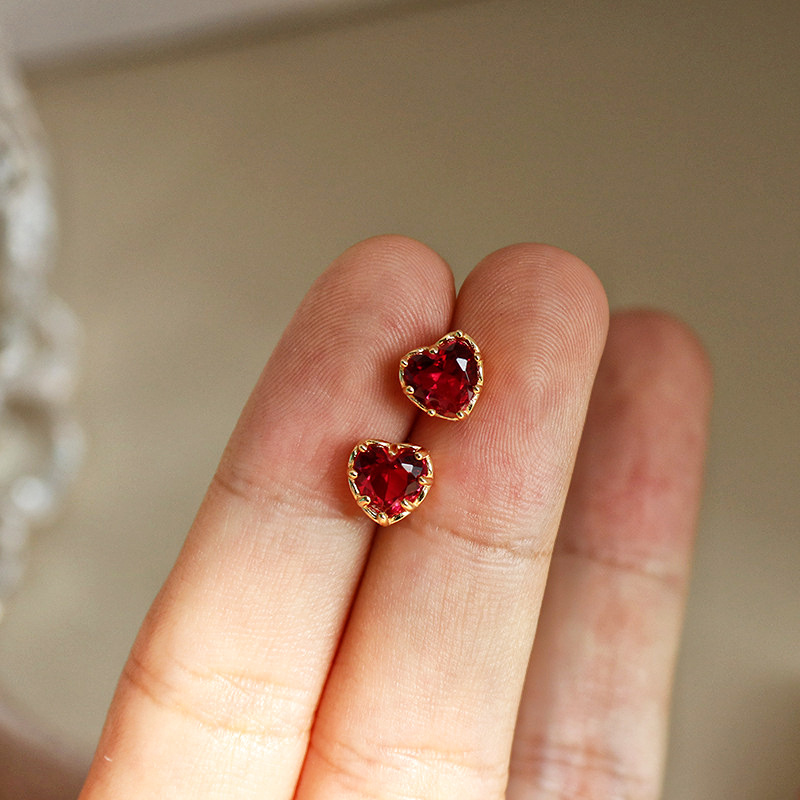 925 Sterling Silver Gold Plated Heart Cut Red Cubic Zirconia Stud Earrings Romantic Heart Shape Earrings for Women Fine Jewelry