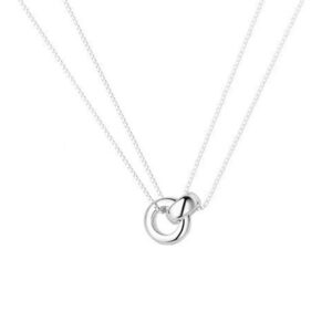 Interlocking Circle Pendant Necklace