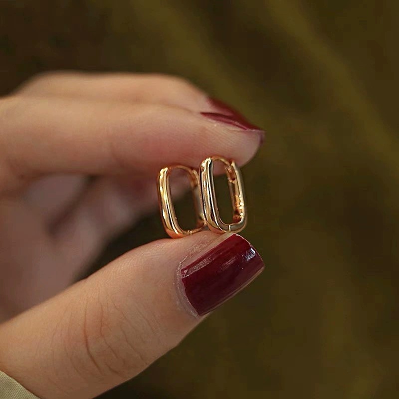 925 Sterling Silver Geometric Oval Hoop Earrings Gold Plated Minimalist Huggie Earrings for Women - Image 3