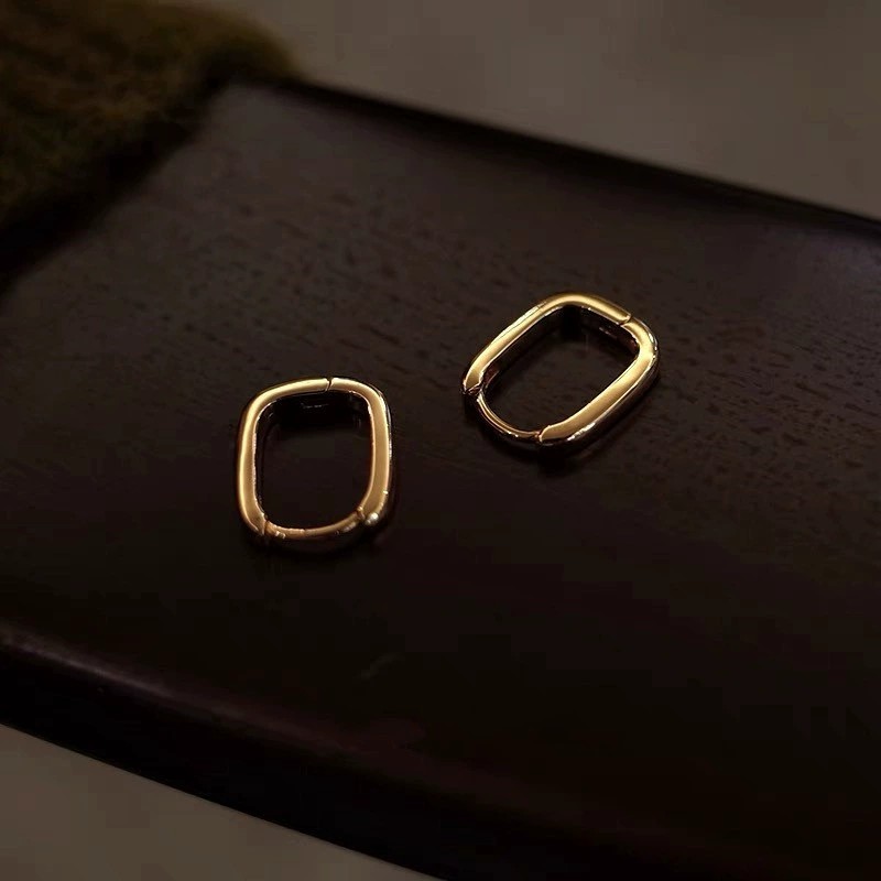 925 Sterling Silver Geometric Oval Hoop Earrings Gold Plated Minimalist Huggie Earrings for Women - Image 4