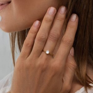 Mother of Pearl Round Band Ring